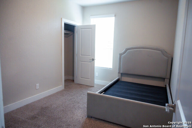 Image 20 of 24 For 8851 Oakland  47