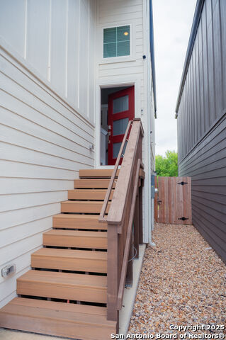 Image 3 of 24 For 8851 Oakland  47