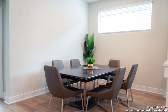 Image 6 of 24 For 8851 Oakland  47