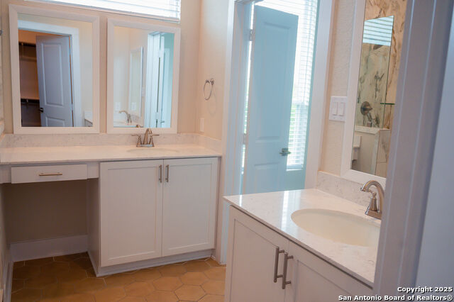 Image 9 of 24 For 8851 Oakland  47