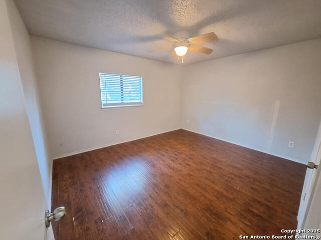 Image 14 of 19 For 7142 Webbwood Way