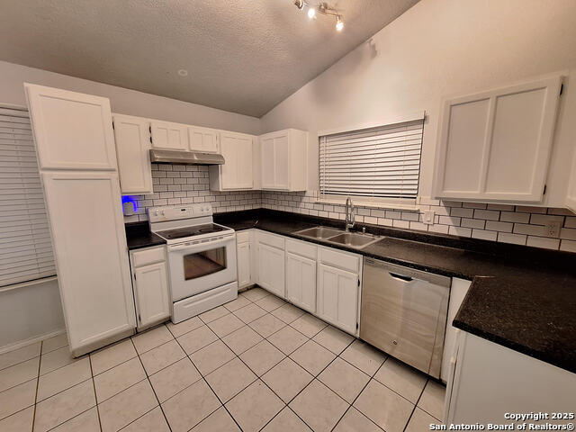 Image 4 of 19 For 7142 Webbwood Way