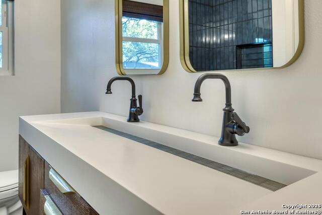 Listing photo id 10 for 8811 Pineridge