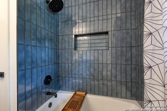 Listing photo id 11 for 8811 Pineridge