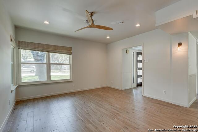 Listing photo id 18 for 8811 Pineridge