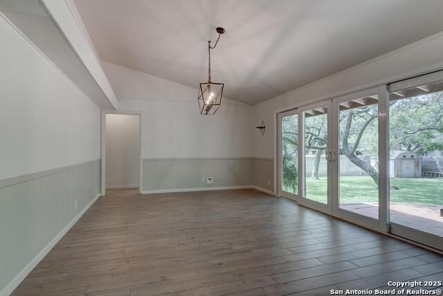 Listing photo id 24 for 8811 Pineridge