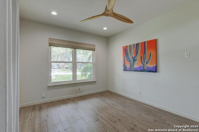 Listing photo id 28 for 8811 Pineridge