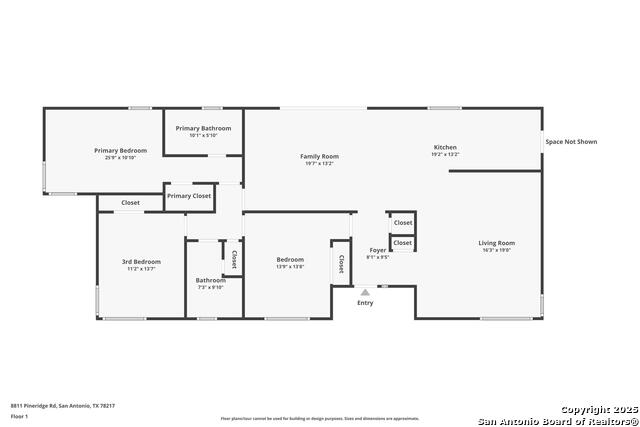 Listing photo id 2 for 8811 Pineridge