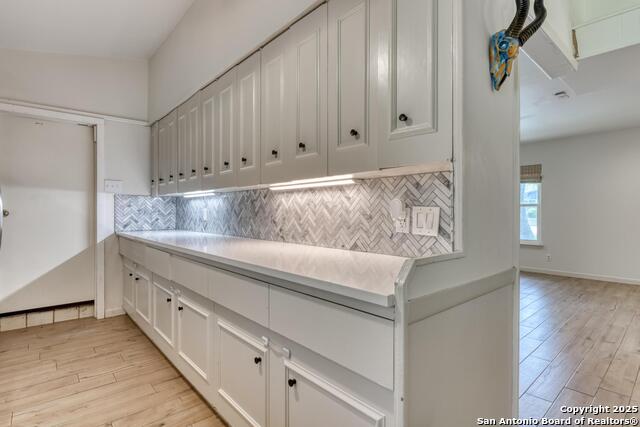 Listing photo id 5 for 8811 Pineridge