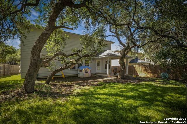 Listing photo id 19 for 1127 Cougar Country