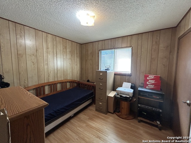 Listing photo id 8 for 206 Redbud A