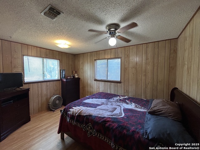 Listing photo id 4 for 206 Redbud A
