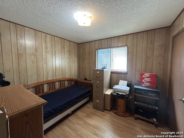Listing photo id 7 for 206 Redbud A