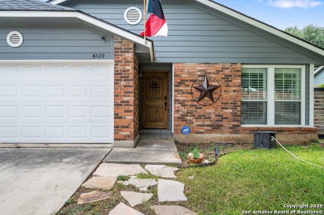 Image 4 of 41 For 4619 Sparrows Nest