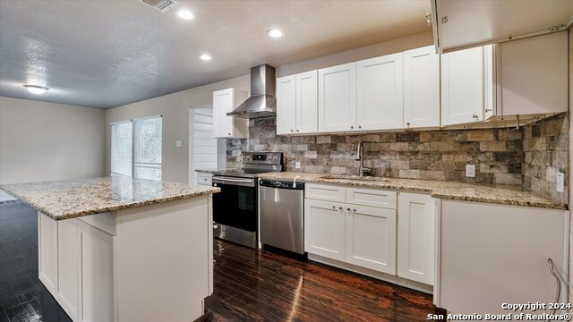 Listing photo id 10 for 156 Rilla Vista