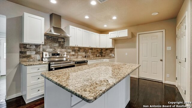 Listing photo id 0 for 156 Rilla Vista