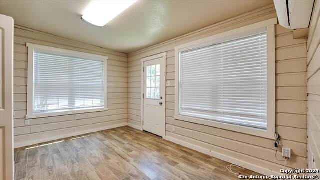 Listing photo id 31 for 156 Rilla Vista