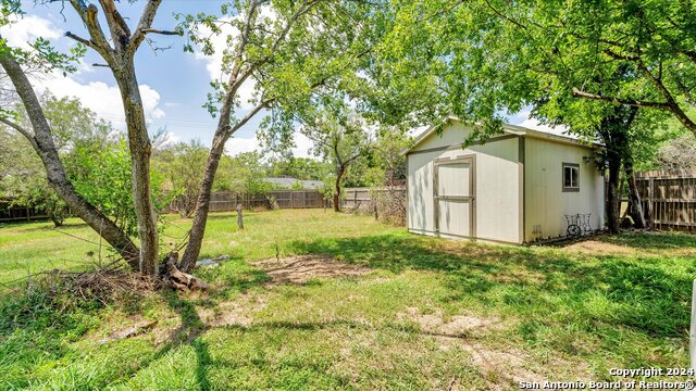 Listing photo id 35 for 156 Rilla Vista