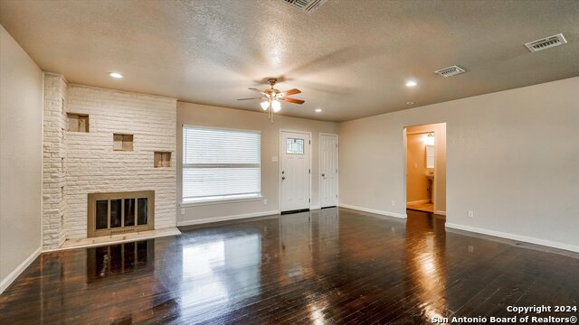 Listing photo id 6 for 156 Rilla Vista