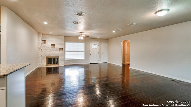 Image 9 of 40 For 156 Rilla Vista