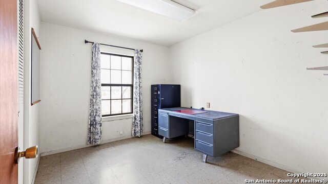 Image 13 of 49 For 6592 Cooksey