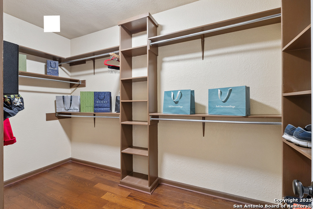 Listing photo id 19 for 3426 River Way