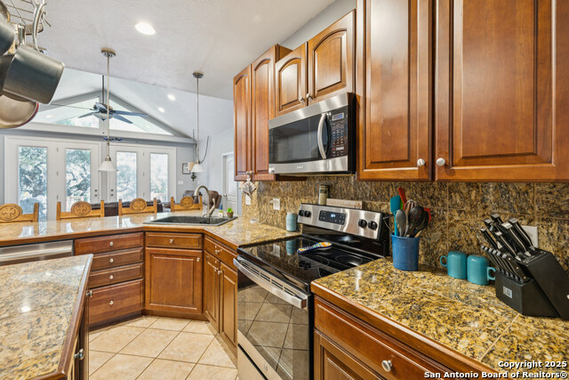 Image 16 of 30 For 388 Deerwood