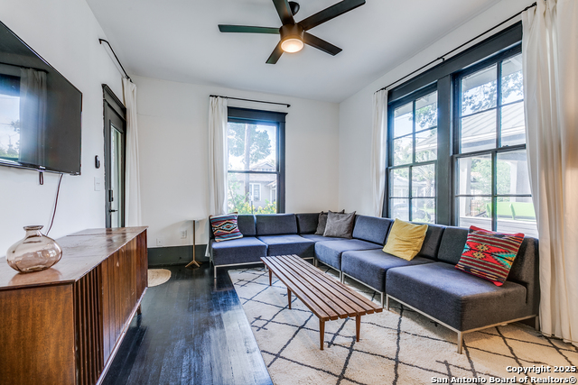 Listing photo id 10 for 137 Panama Ave