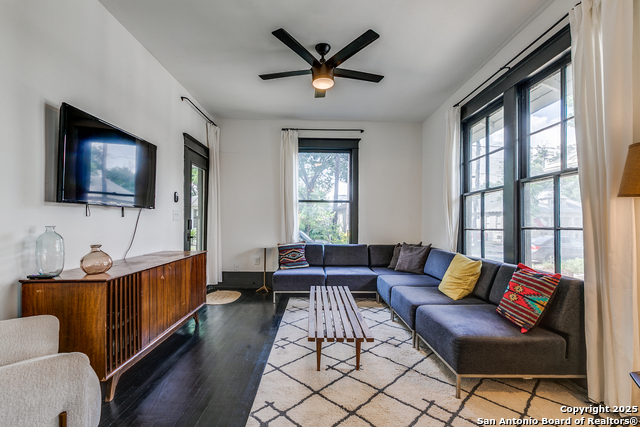 Listing photo id 13 for 137 Panama Ave