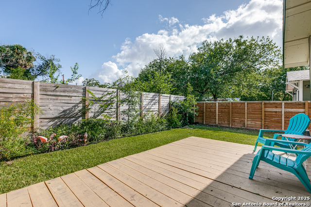 Listing photo id 24 for 137 Panama Ave