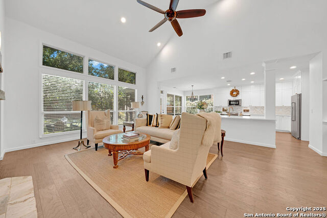 Image 13 of 34 For 19209 Fenwick Crest