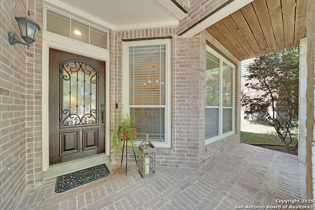 Image 3 of 34 For 19209 Fenwick Crest