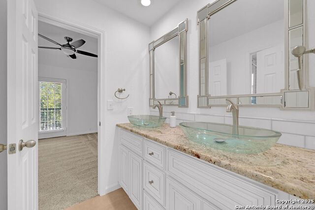 Image 33 of 34 For 19209 Fenwick Crest