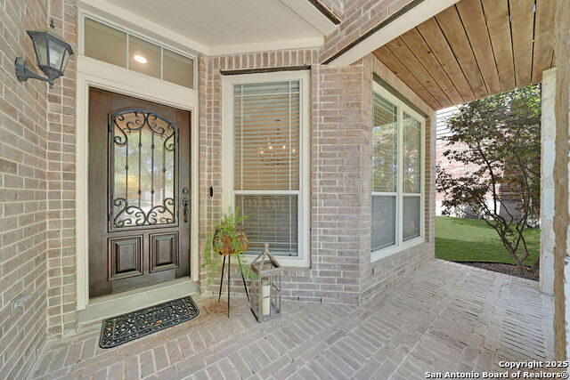 Image 4 of 34 For 19209 Fenwick Crest