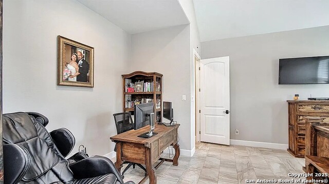 Listing photo id 18 for 976 County Road 7718