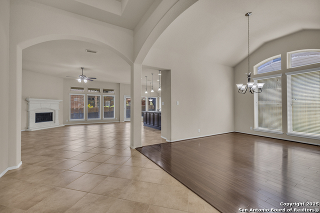 Image 13 of 46 For 556 Oak Cascade