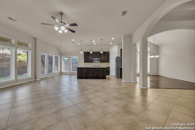 Image 19 of 46 For 556 Oak Cascade