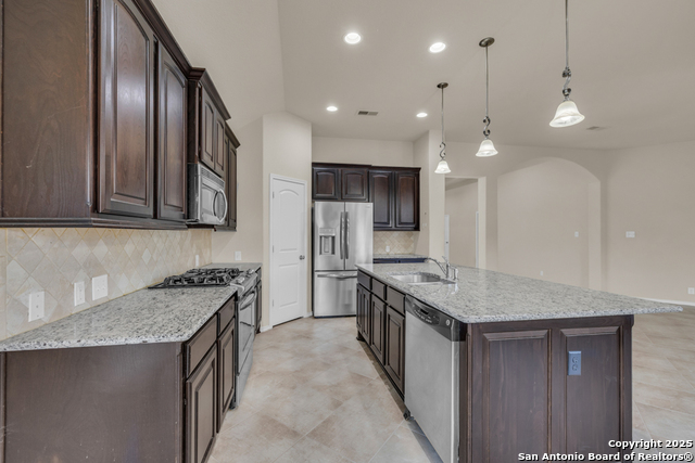 Image 23 of 46 For 556 Oak Cascade