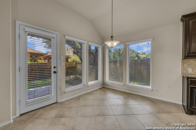 Image 25 of 46 For 556 Oak Cascade