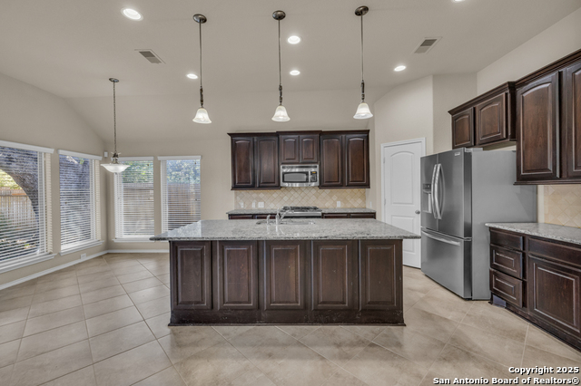 Image 3 of 46 For 556 Oak Cascade