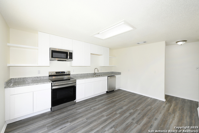 Image 9 of 26 For 8302 Morning Grove