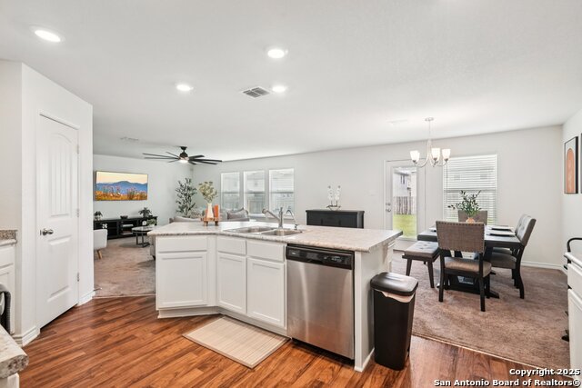 Listing photo id 9 for 3542 Silver Set