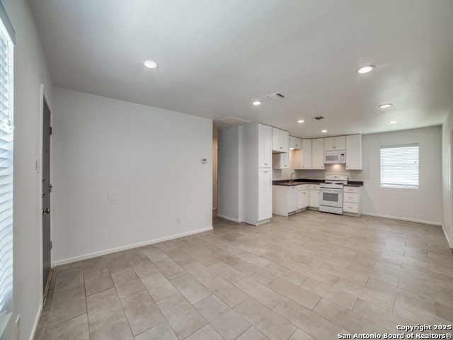 Image 2 of 13 For 5602 Brookhill
