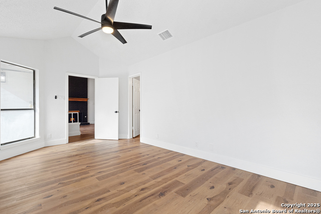 Image 16 of 21 For 3042 Wood Cir