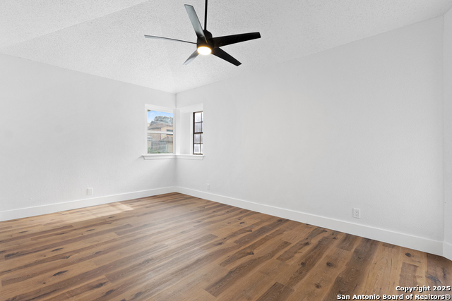 Image 17 of 21 For 3042 Wood Cir