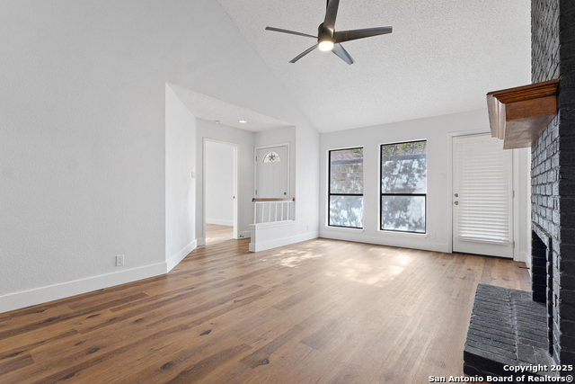 Image 3 of 21 For 3042 Wood Cir