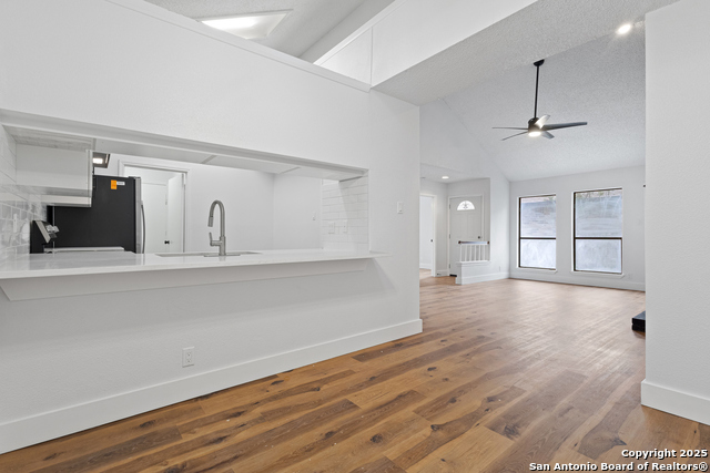 Image 6 of 21 For 3042 Wood Cir