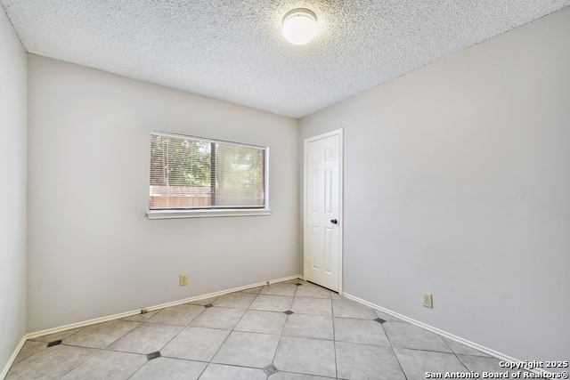 Image 19 of 29 For 3234 Falcon Grove