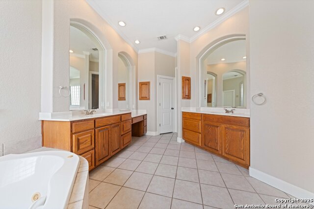 Image 26 of 68 For 30900 Woodbine Way