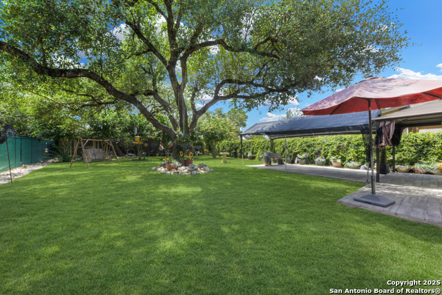 Image 26 of 34 For 636 Carriage House  # 30